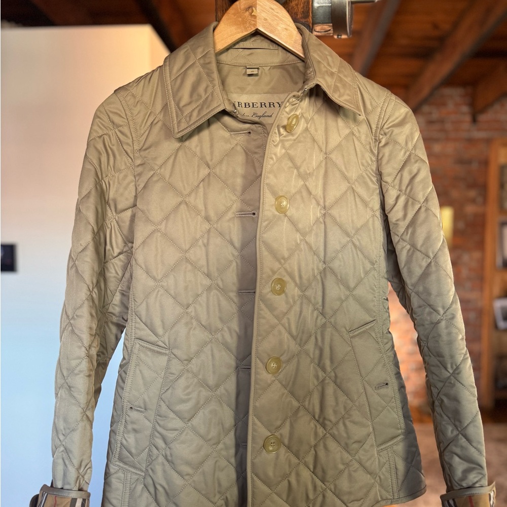 Burberry Women's Quilted Beige Jacket